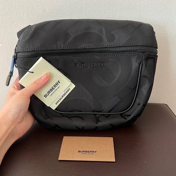 Burberry Crossbody Bag (unisex) - Picture 4 of 14